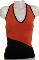 Remera escote V combinada adelante